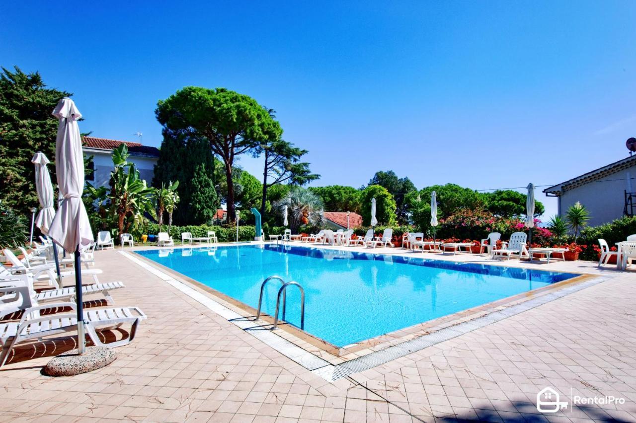 Free Parking-Sea View, With Pool & Garden Leilighet Sanremo Eksteriør bilde