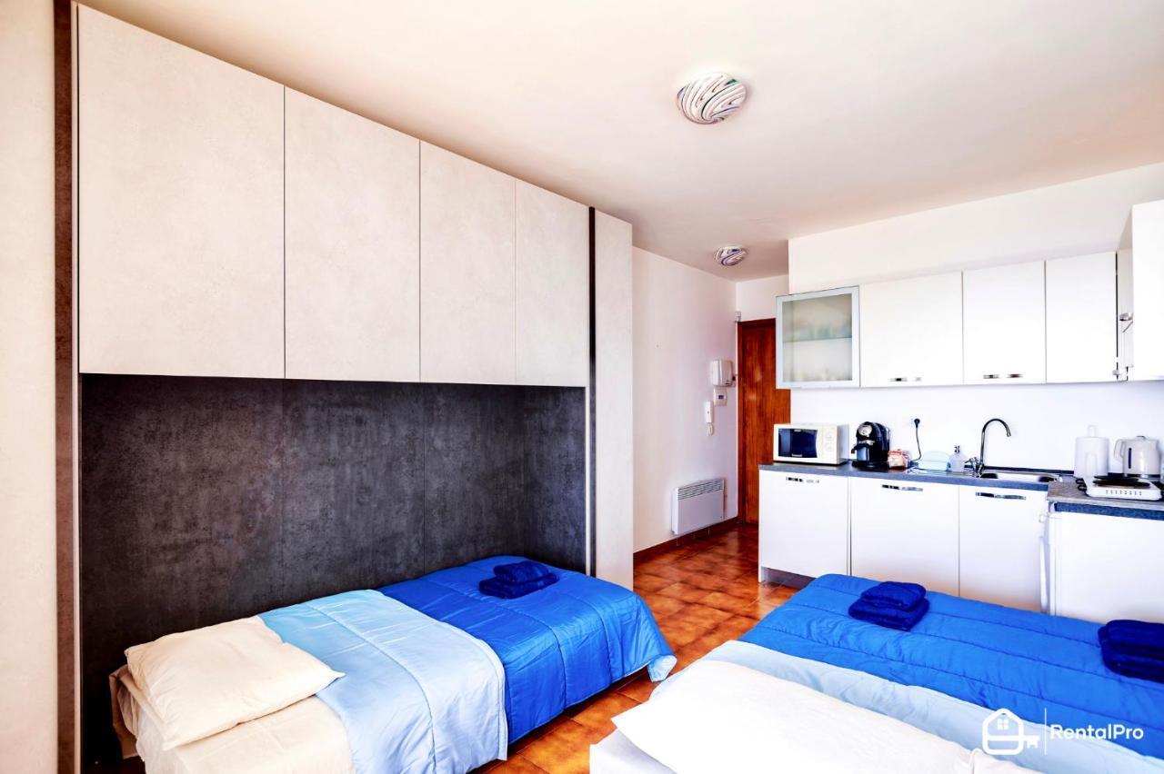 Free Parking-Sea View, With Pool & Garden Leilighet Sanremo Eksteriør bilde